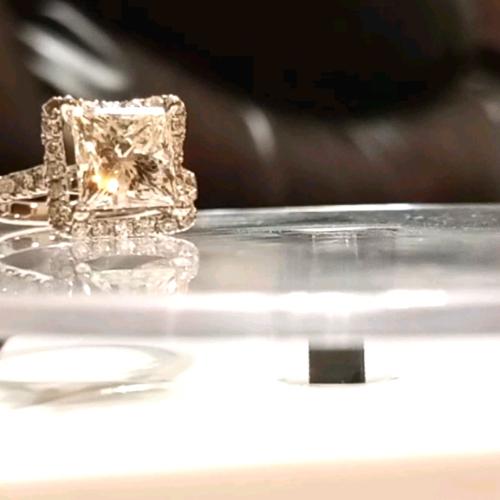 14k 3.38vvs-2 princess cut Diamond engagement ring